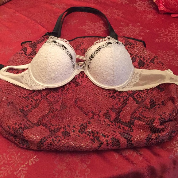 4 For $13 Victoria Secret Sexy Bras   - Picture 5 of 8